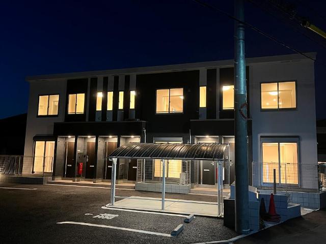 アンブレラ 外観写真（夜）