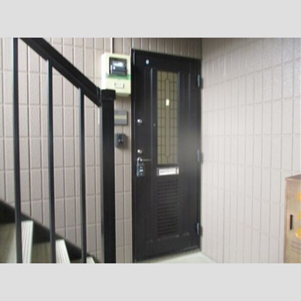 パークアベニュー　A101号室 玄関