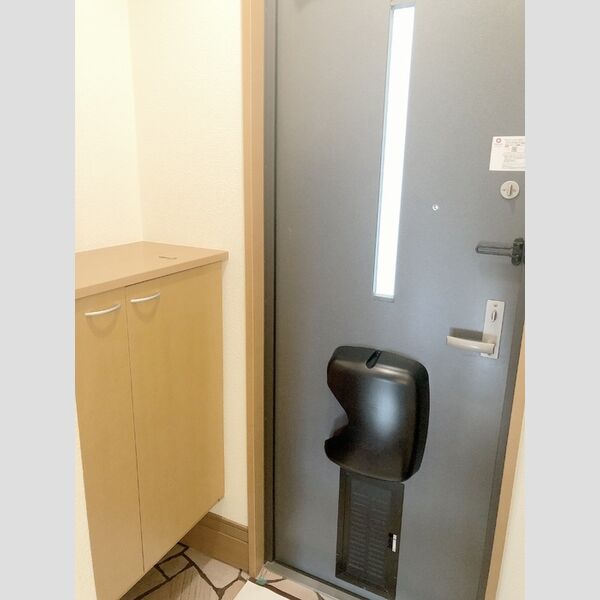 セント・ウィスタリア 玄関