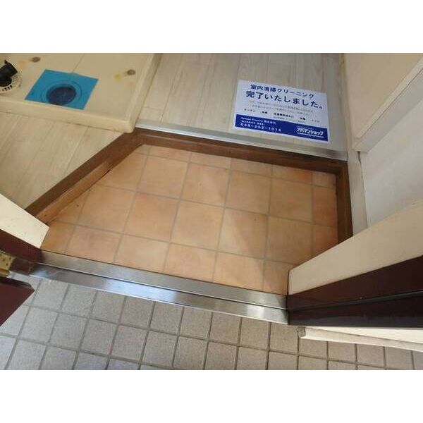 レ・パレス砂川七番 玄関