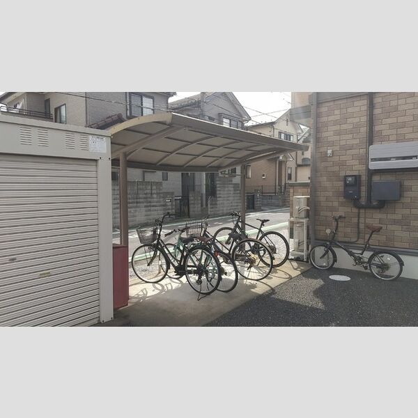 サウスイースト 駐輪場