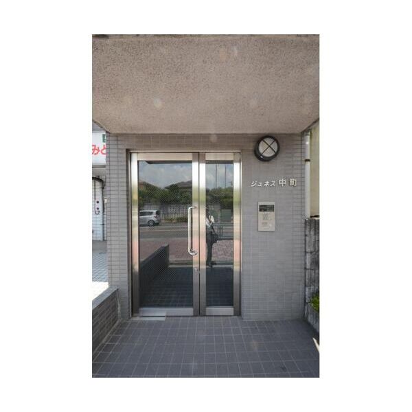 ジュネス中町203号室 エントランス