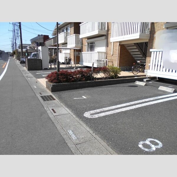 サンパティーク 駐車場