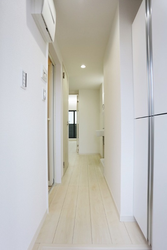 グランクオール朝霞2階 玄関からはすぐに部屋が見えないのはいいですね