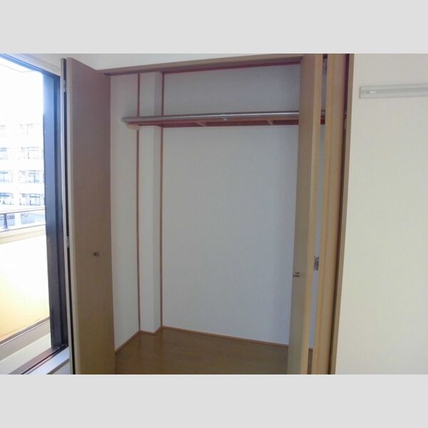 フォルテーヌ東葛西 洋室　物入