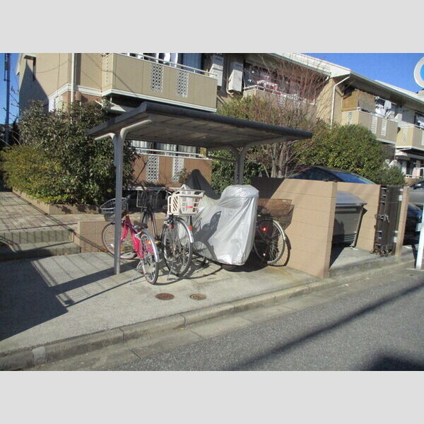 ピュアパレス 駐輪場