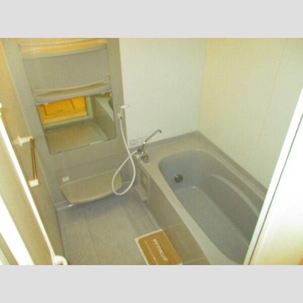 アンソレイエ　西館 バス