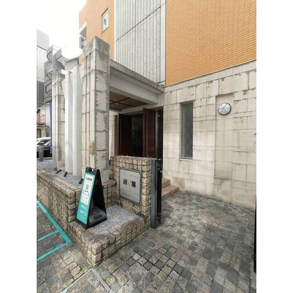 メゾン・ド・ヴィレ市ヶ谷 エントランス