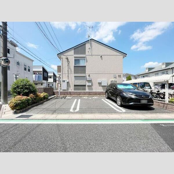 セジュールアン ラビ 駐車場