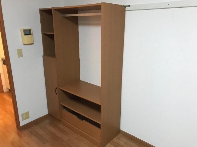 リバパレス高井戸 壁付キャビネット