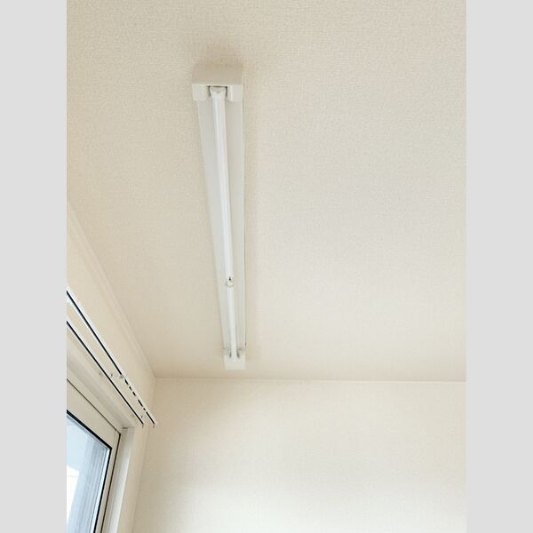 ディアコート鹿放ヶ丘201号室 室内物干し