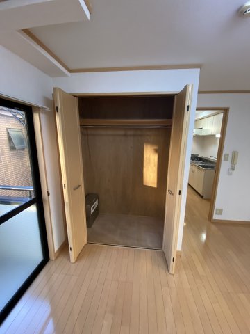 メゾンアンソレイユ303号室 収納