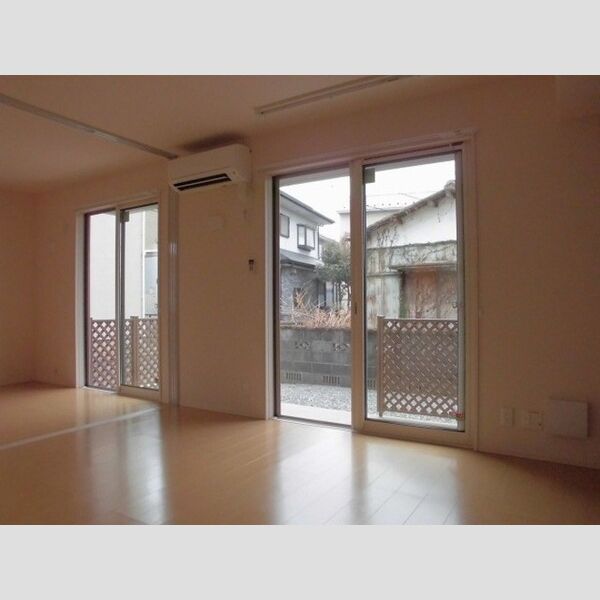 グランイーグルB301号室 同建物別部屋の参考画像