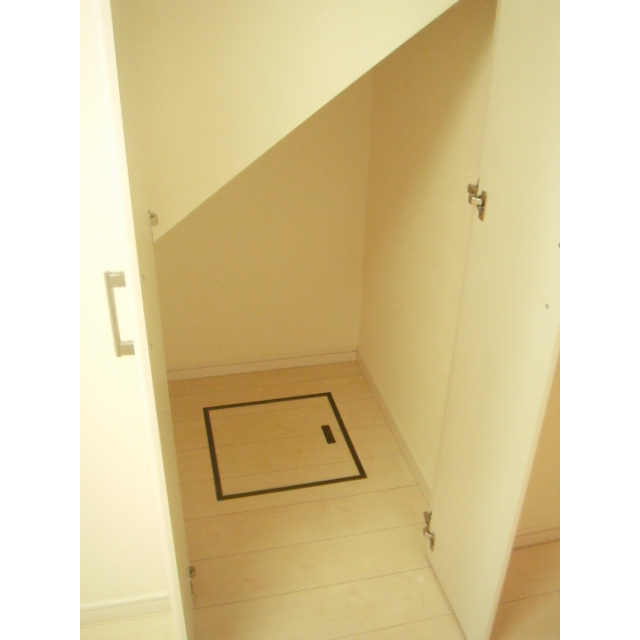 プチメゾン朝日Ⅲ1階 収納