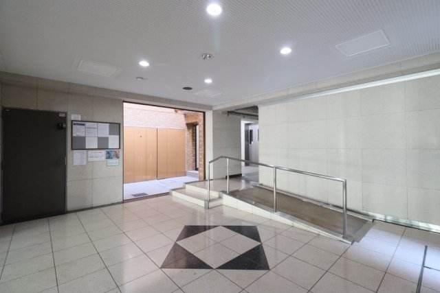 ﾀﾞｲｱﾊﾟﾚｽｽﾃｰｼｮﾝﾌﾟﾗｻﾞ武蔵新城316号室 エントランス