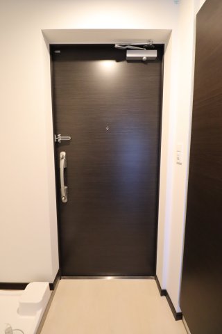 ジェノヴィア堀切菖蒲園1階 玄関