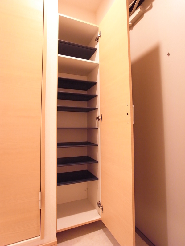 リブリ・GLANZ5階 収納