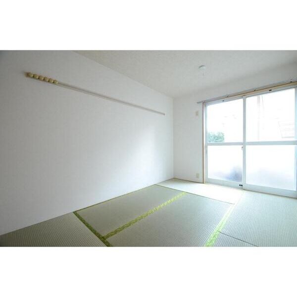 ピースフルイースト103号室 リビング