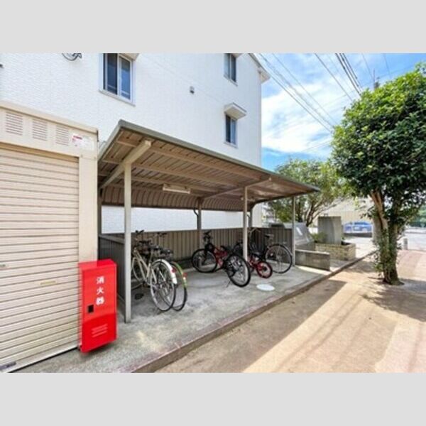 リビングタウンみつわ台 駐輪場