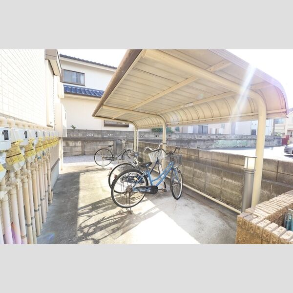 ザーパト・ポーリェ102号室 周辺