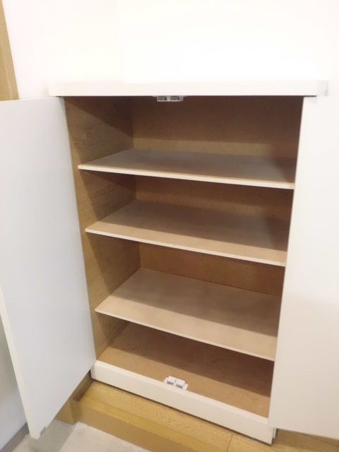 菊名フラット0202号室 下駄箱　写真は同じ間取りの他のお部屋のものです