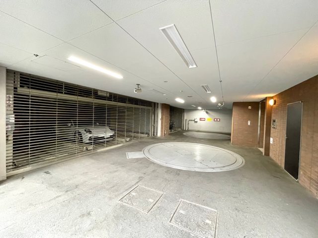 レジディア代官山7階 駐車場