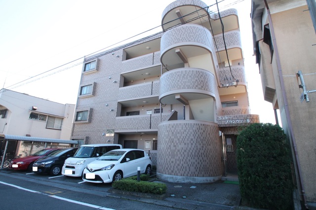 シャトー・ブランヴェール 外観！