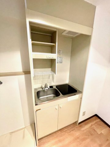 目黒シティ・カラバナ キッチン