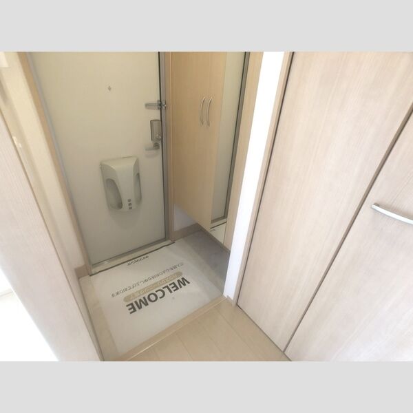 バル・ドミール 玄関入口