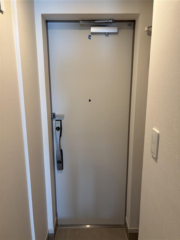 リブリ・セリジエ 玄関