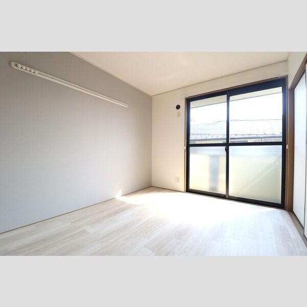 スクウェアガーデン　Ⅳ201号室 南西側洋室