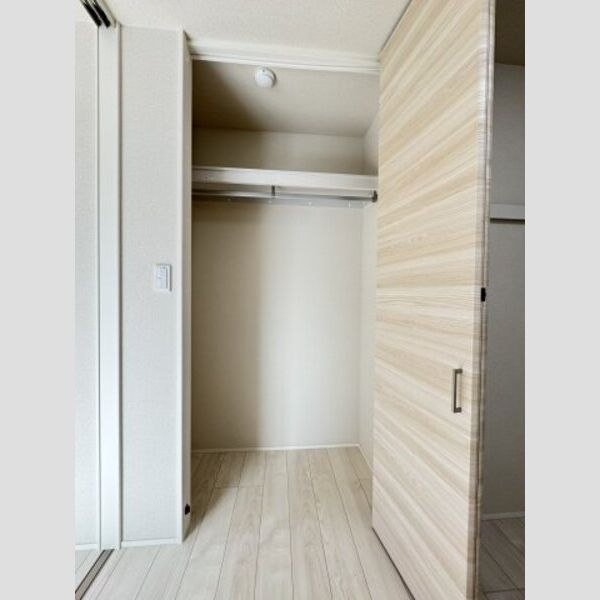 フレジア101号室 洋室クローゼット♪