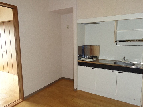 桜木町堂ノ下マンション5階 ダイニングキッチン　※2015年4月撮影