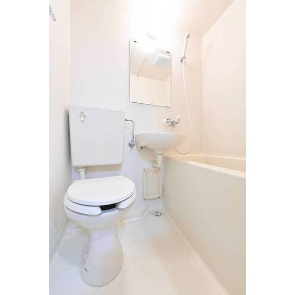 メゾン・ド・セヴェールNO.3 トイレ