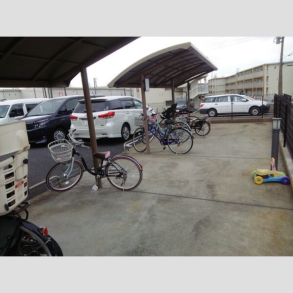 ルミエール 駐輪場