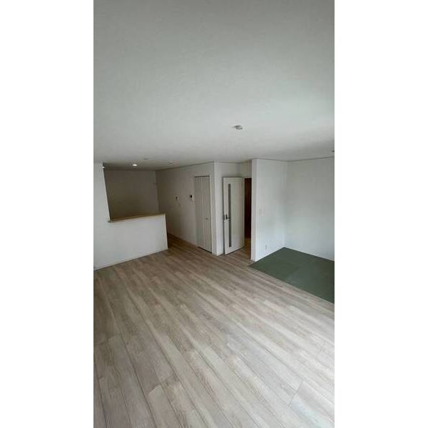 クレイドルガーデン茅ヶ崎市円蔵第16　2号棟 リビング