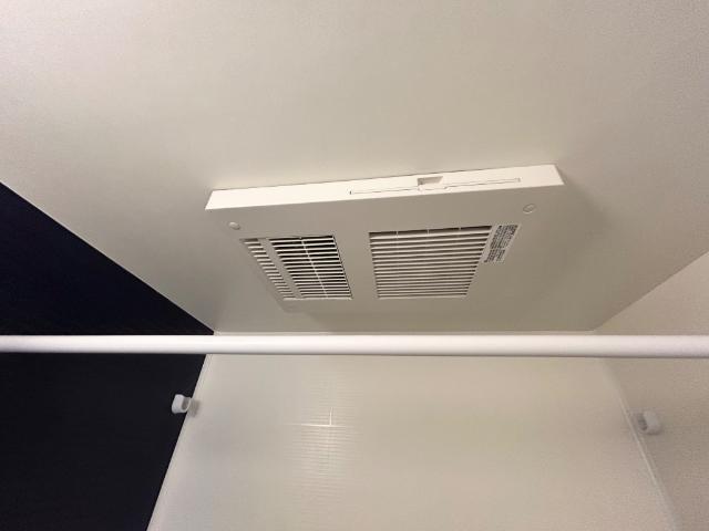 Casa  Konforto (カーサ・コンフォルト)203号室 浴室乾燥機