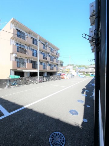 レジディア1階 同建物別部屋の参考画像