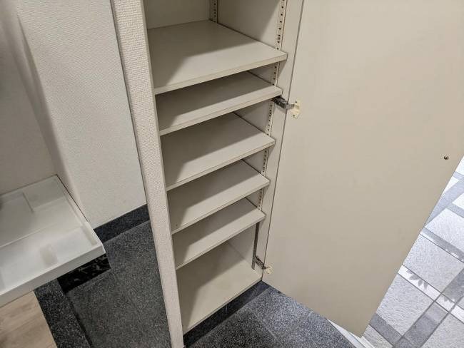 ローズガーデンＡ７１番館(A-071)1階 収納