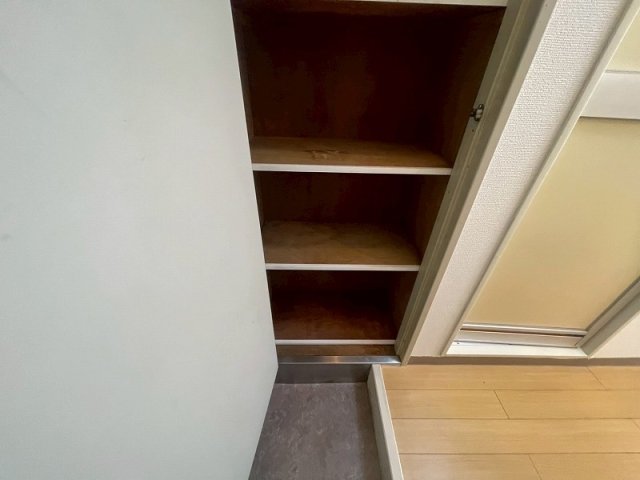メイツ井荻3階 靴入