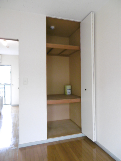 ウイングヴィラ0101号室 収納