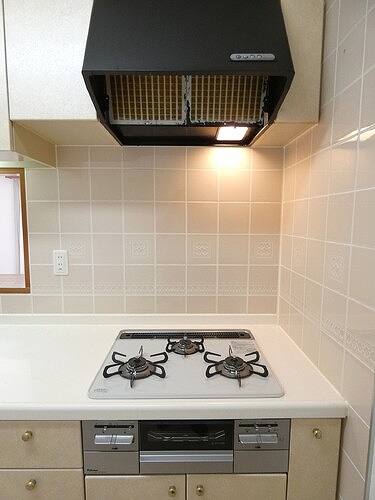 ライオンズマンション渋谷道玄坂 3口ガスコンロ、グリル　※内装前