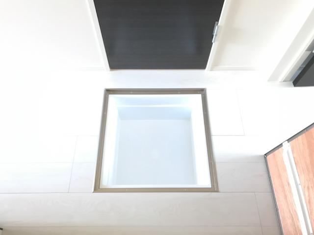 パークサイド大丸101号室 床下収納