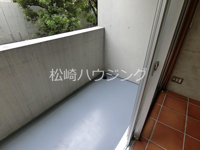 TRINITE Rouge バルコニー