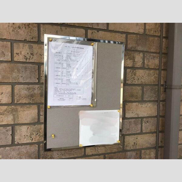 デルニエ エントランス