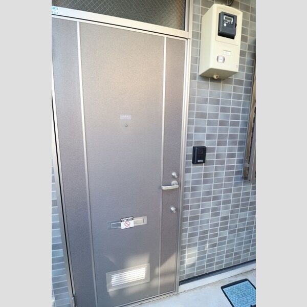 シャトーブリリアント101号室 玄関