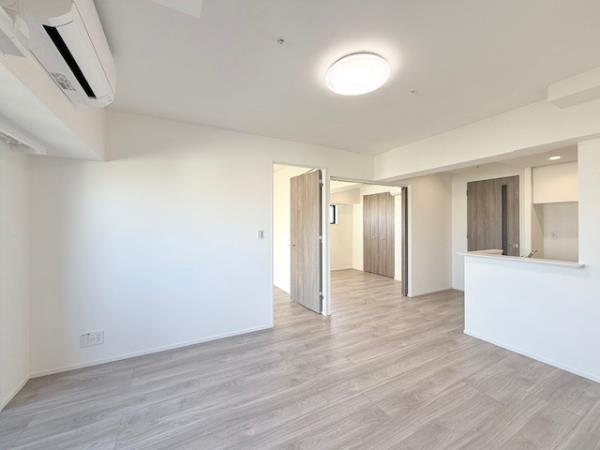 エレミ本蓮沼10階 リビング