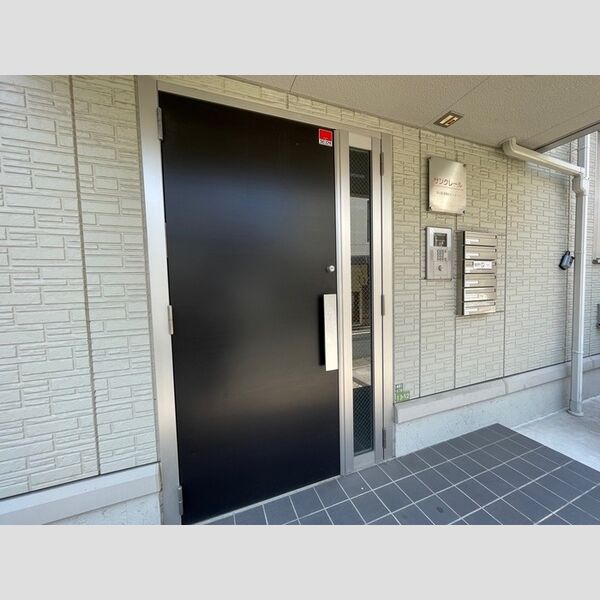 サンクレール202号室 エントランス