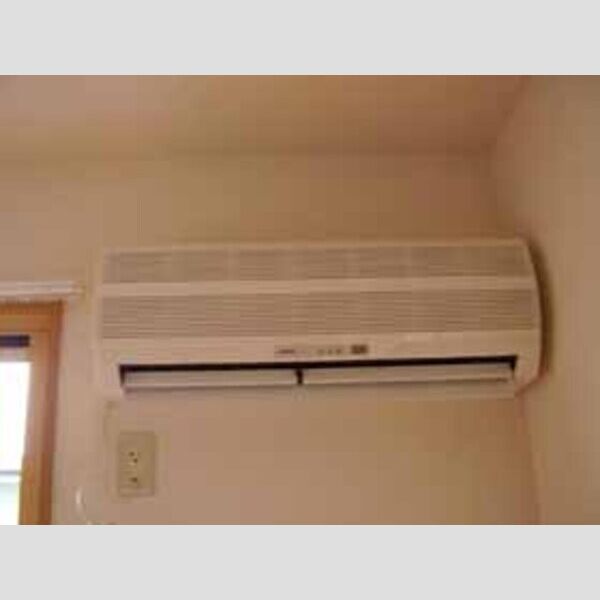 リヴェール103号室 02_エアコン