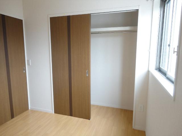 Ｒｏｍａｎｔｉｓ　Ｋａｗａｇｕｃｈｉ（ロマンティス　川口） クローゼット